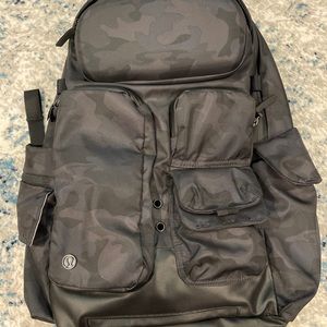Lululemon black camouflage cruiser backpack